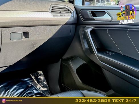 Used 2022 Volkswagen Tiguan SE FWD image 22