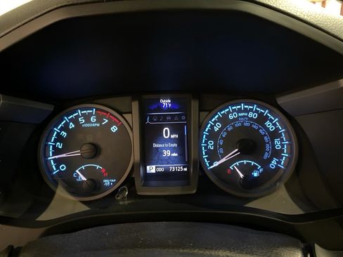 Used 2016 Toyota Tacoma SR image 15