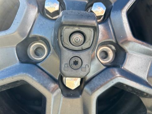 Used 2023 Jeep Wrangler Unlimited AWD/4WD image 34