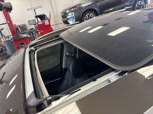 Used 2022 Kia Telluride SX w/ SX Prestige Package image 8