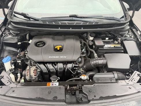 Used 2017 Kia Forte LX FWD image 31