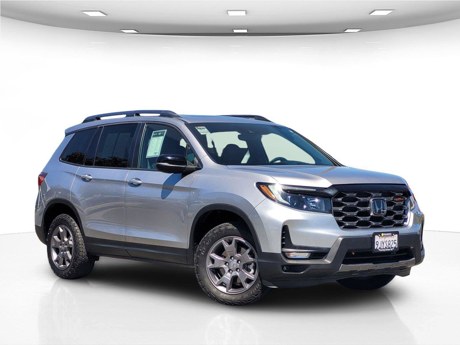 Used 2024 Honda Passport TrailSport image 2