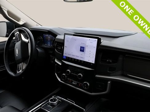 Used 2023 Ford Expedition XLT image 19