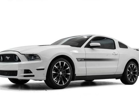 Used 2013 Ford Mustang GT Premium RWD image 8