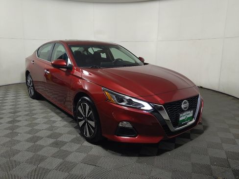 Used 2022 Nissan Altima 2.5 SV w/ SV Premium Package AWD/4WD image 14
