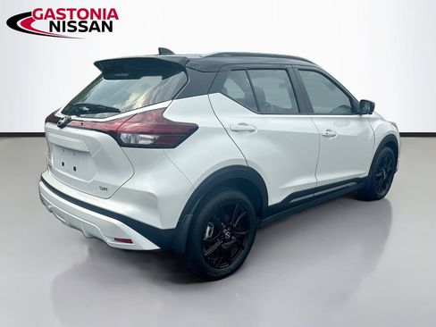Used 2024 Nissan Kicks SR FWD image 9