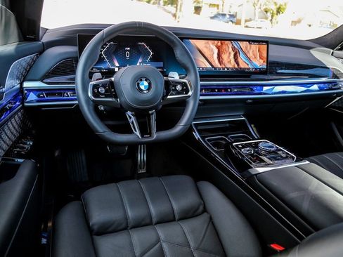 Used 2025 BMW 760i xDrive w/ Executive Package image 10