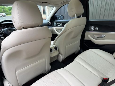 Used 2017 Mercedes-Benz E 300 4MATIC image 17