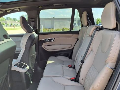 New 2026 Volvo XC90 T8 Plus w/ Protection Package Premier AWD/4WD image 16