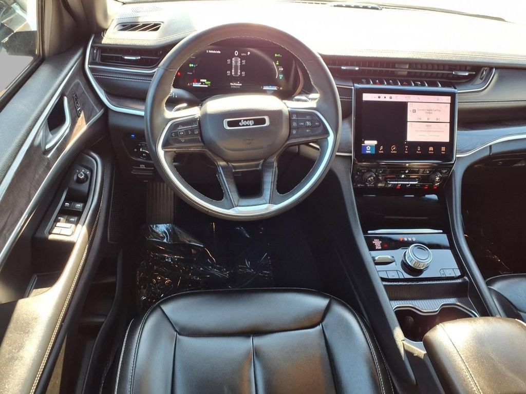 Used 2024 Jeep Grand Cherokee Limited 4xe AWD/4WD image 4