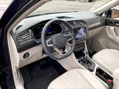 Used 2022 Volkswagen Tiguan SE image 8