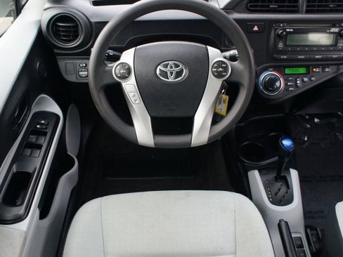 Used 2012 Toyota Prius C One image 5