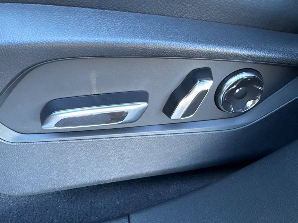 Used 2025 Acura RDX SH-AWD image 19