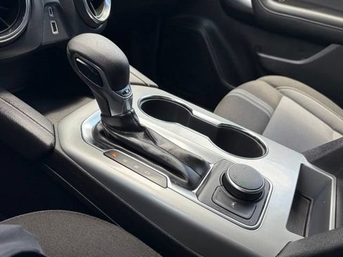 Used 2025 Chevrolet Blazer LT FWD image 24