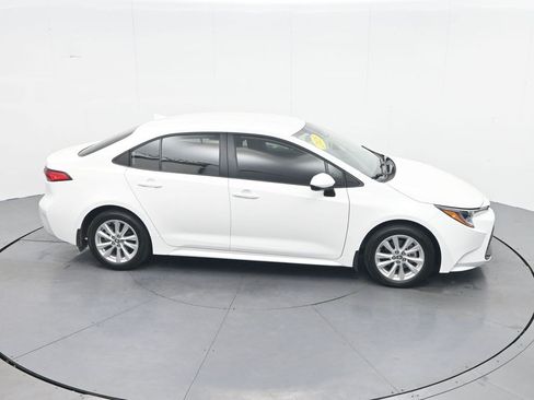 Used 2025 Toyota Corolla LE w/ LE Premium Package FWD image 21