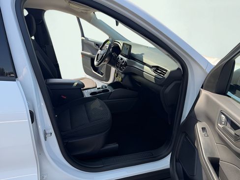 Used 2024 Ford Escape Active AWD/4WD image 33