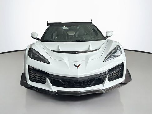 Certified 2025 Chevrolet Corvette ZR1 w/ ZR1 Carbon Fiber Aero Package RWD image 2