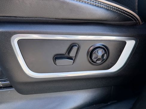 Used 2019 RAM 1500 Laramie image 18