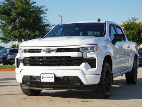 Used 2024 Chevrolet Silverado 1500 RST w/ Convenience Package II RWD image 3