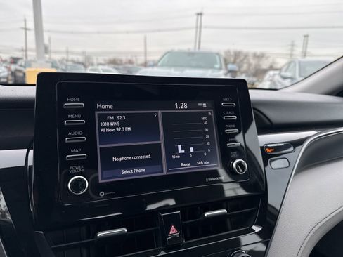 Used 2021 Toyota Camry SE image 18