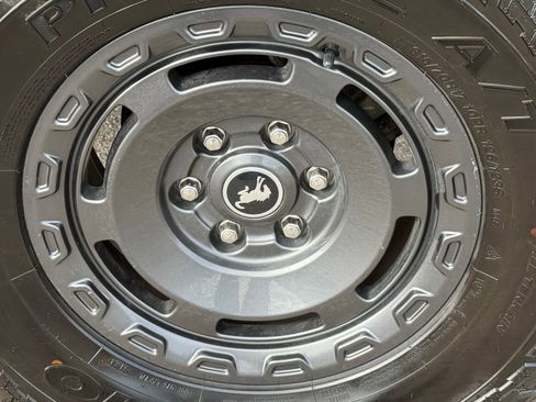 Used 2023 Ford Bronco Everglades image 44