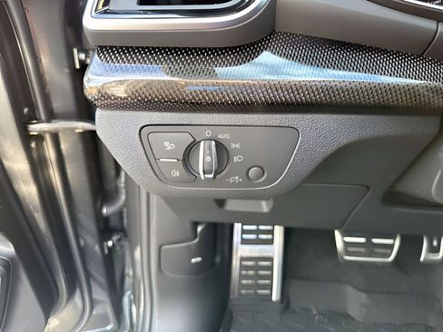 Used 2024 Audi SQ5 Premium Plus image 31