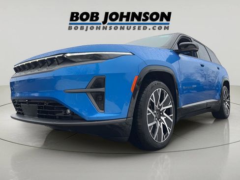 Used 2025 Jeep Wagoneer S Limited image 3