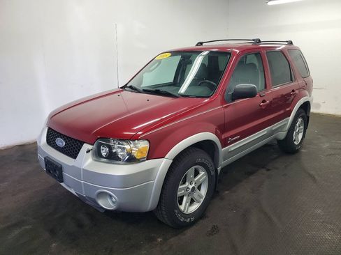 Used 2005 Ford Escape 4WD Hybrid image 1