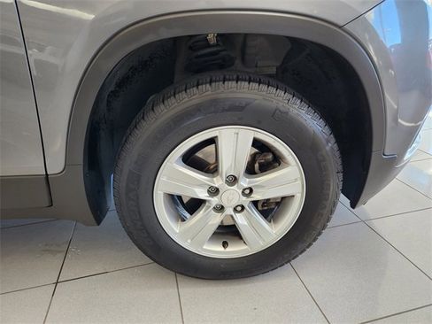 Used 2020 Chevrolet Trax LT image 21