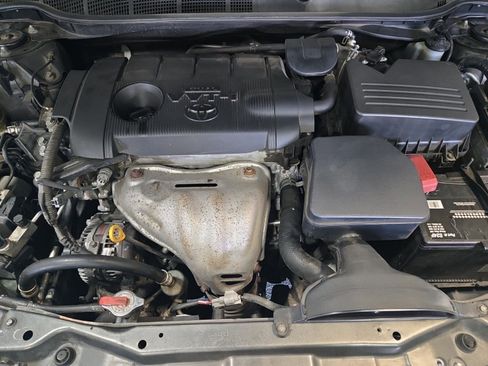 Used 2011 Toyota Camry LE w/ LE Extra-Value Pkg image 12