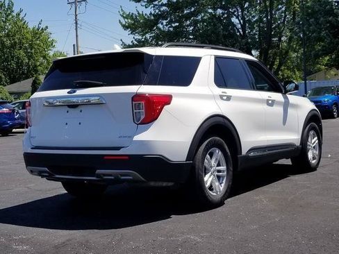 Used 2021 Ford Explorer XLT w/ Equipment Group 202A AWD/4WD image 5