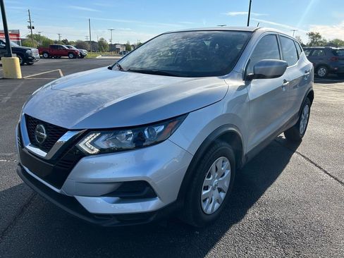 Used 2020 Nissan Rogue Sport S image 5