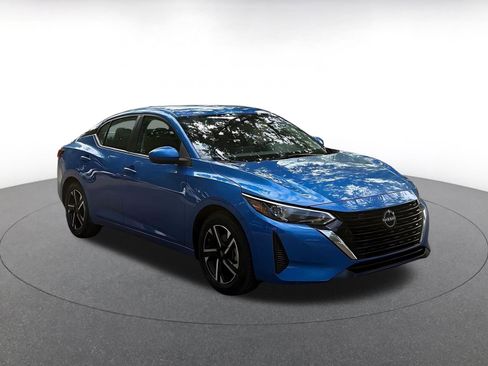 Used 2025 Nissan Sentra SV image 1