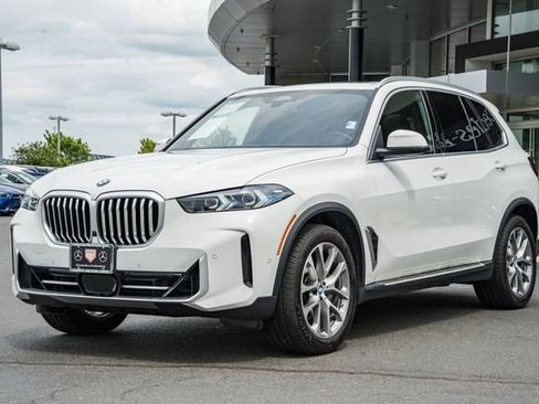 Used 2026 BMW X5 xDrive40i AWD/4WD image 3