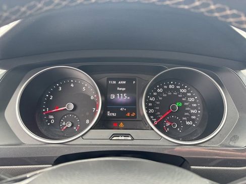 Used 2021 Volkswagen Tiguan SE image 15