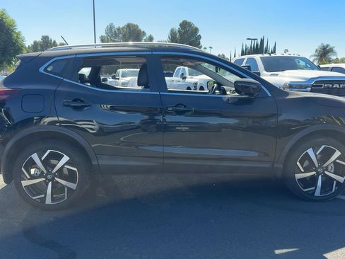 Used 2022 Nissan Rogue Sport SL w/ Premium Package AWD/4WD image 4