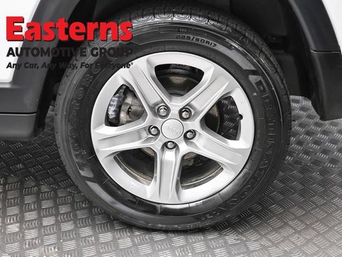 Used 2024 Jeep Compass Latitude AWD/4WD image 8