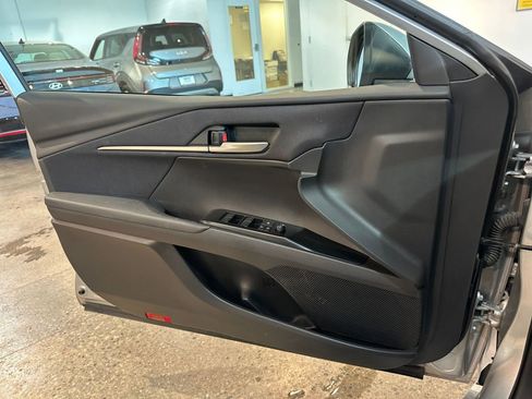 Used 2025 Toyota Camry LE image 18