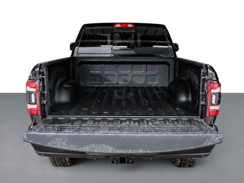 Used 2019 RAM 2500 Laramie w/ Black Appearance Package AWD/4WD image 60