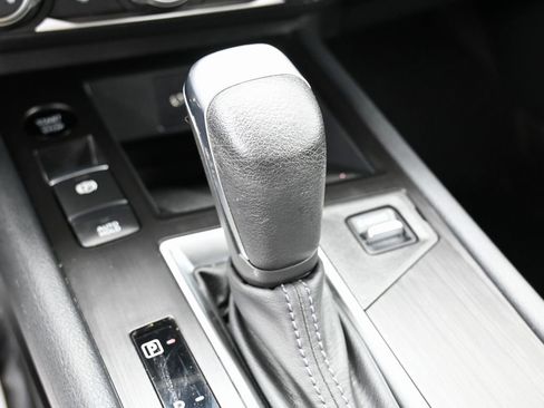 Used 2025 Nissan Kicks S image 24