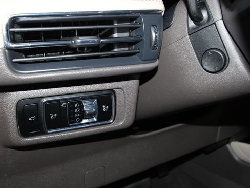 Used 2024 Lincoln Corsair FWD w/ Equipment Group 101A image 10