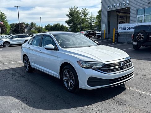 Used 2023 Volkswagen Jetta SE FWD image 15