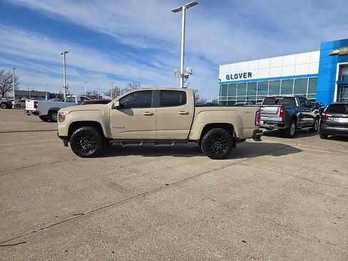 Used 2022 GMC Canyon Elevation image 3