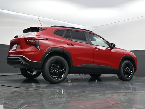 Used 2026 Chevrolet Trax LT w/ Midnight Edition FWD image 40