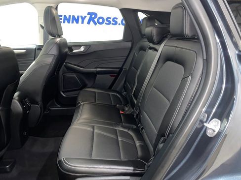 Used 2022 Ford Escape SEL image 9