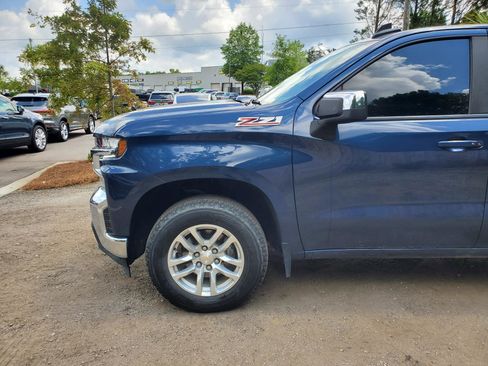 Used 2021 Chevrolet Silverado 1500 LT AWD/4WD image 2