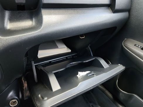 Used 2017 Nissan Versa Note SV FWD image 43