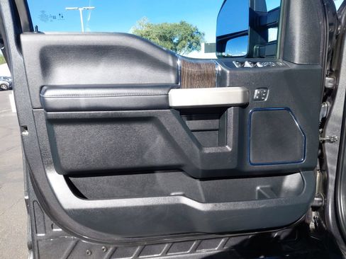Used 2020 Ford F250 Lariat w/ Lariat Ultimate Package AWD/4WD image 19