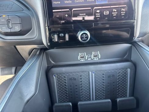 Used 2026 RAM 3500 Laramie AWD/4WD image 36