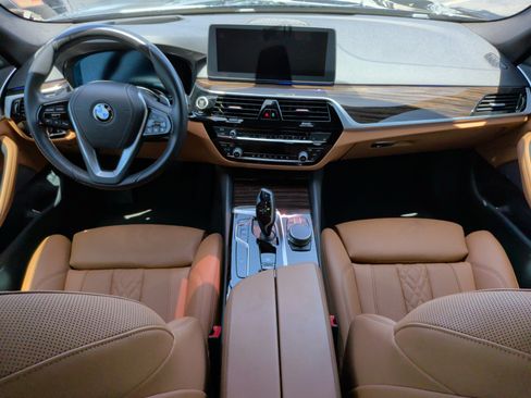 Used 2023 BMW 530i w/ Premium Package RWD image 32